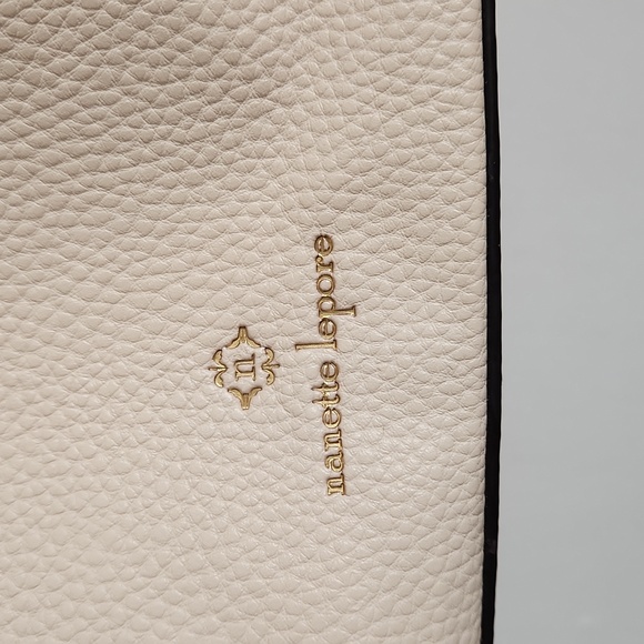 NANETTE LEPORE CHANTILLY BUCKET HOBO BAG NWOT WITH WALLET.
(VEGAN LEATHER). - Picture 2 of 12